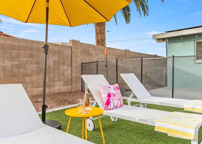 Desert Dream - Old Town Mid-century Modern - Heated Pool