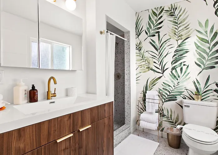 Holiday home Desert Dream - Old Town Mid-century Modern - Heated Pool *